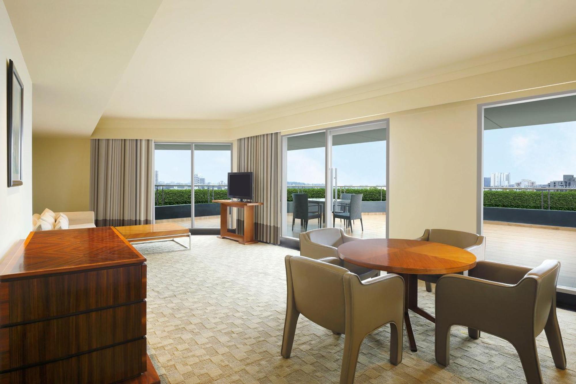 The Westin Koregaon Park Hotel 5*